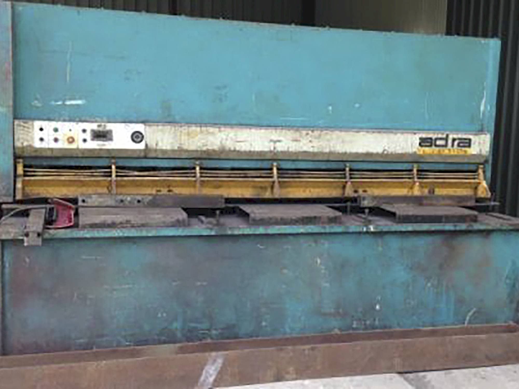 ADIRA Mašinos vaizdasGHS-1630 iš priekio