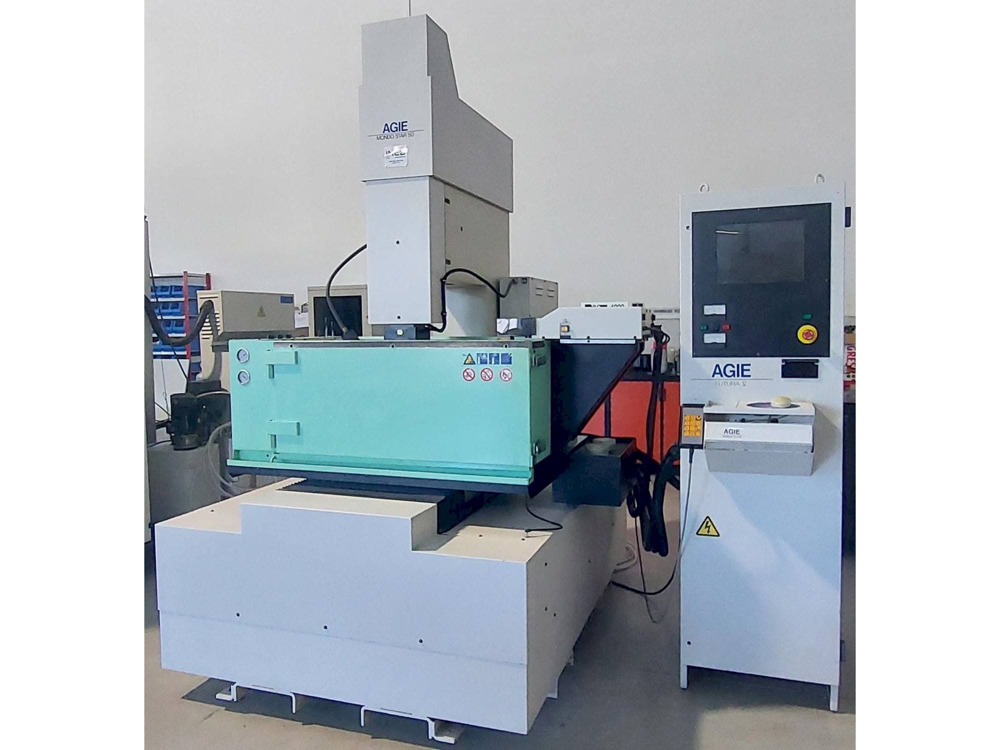 AGIE MONDO STAR 50 Mašinos vaizdas iš priekio