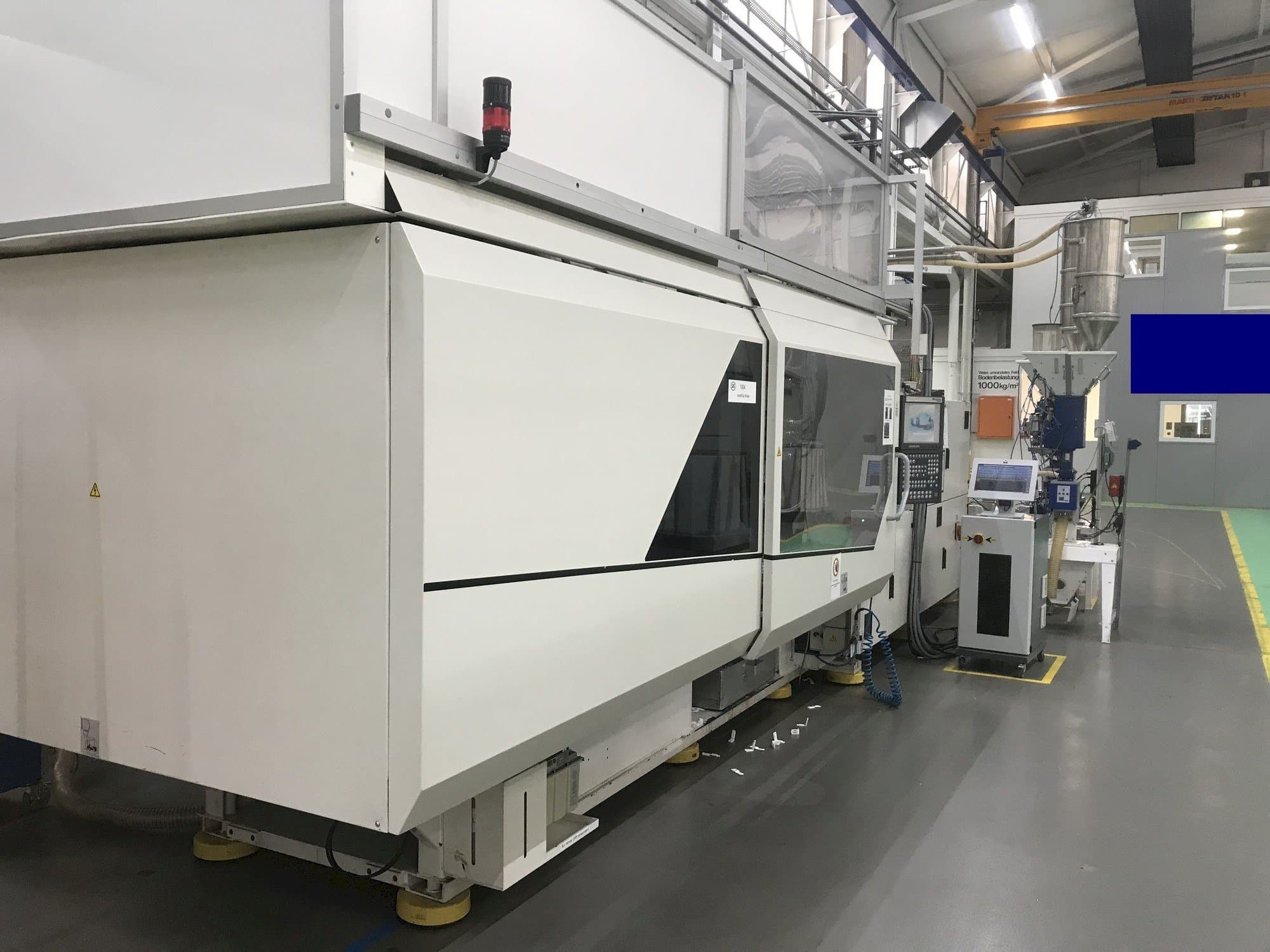 DEMAG SP 350/820-2500 Mašinos vaizdas iš priekio