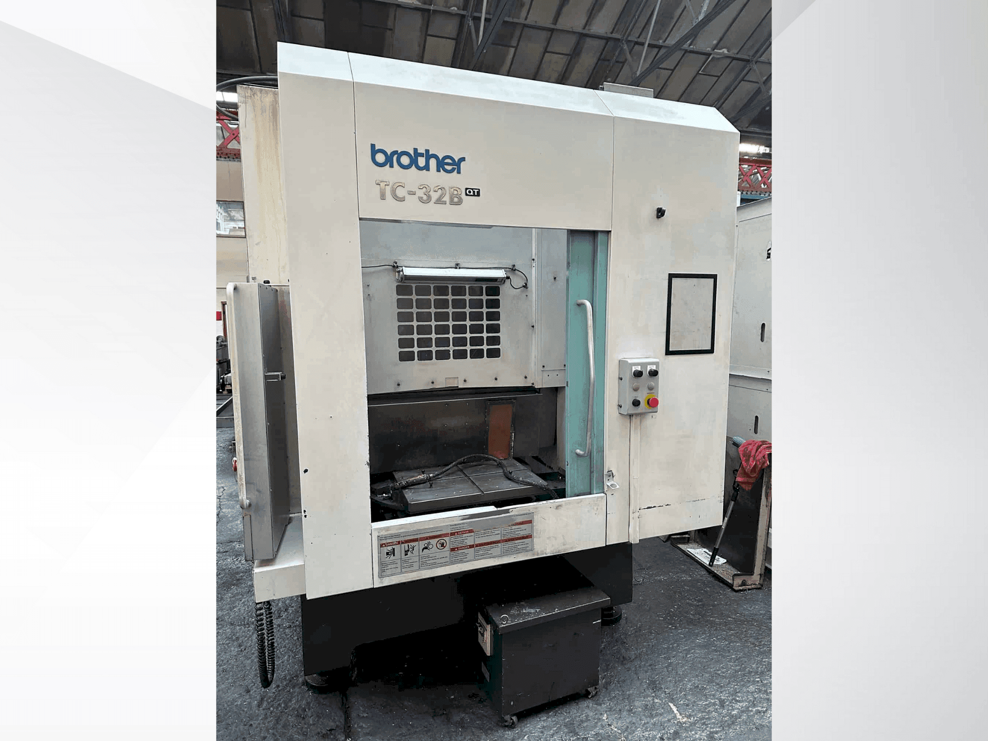 Brother TC-32B QT Mašinos vaizdas iš priekio