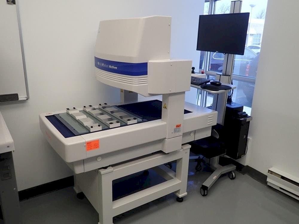 Mitutoyo QV-L404Z1L-D Mašinos vaizdas iš priekio