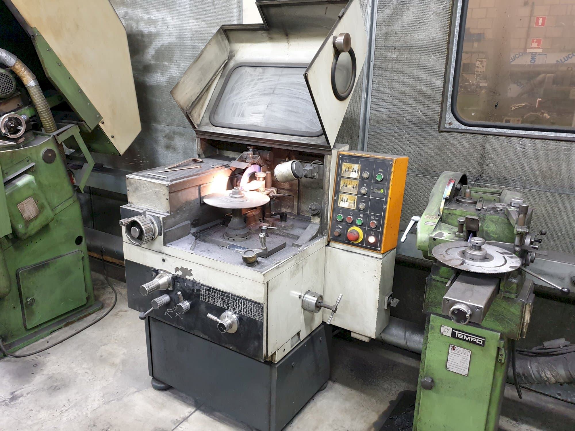 Loroch K400 Mašinos dešinės pusės vaizdas