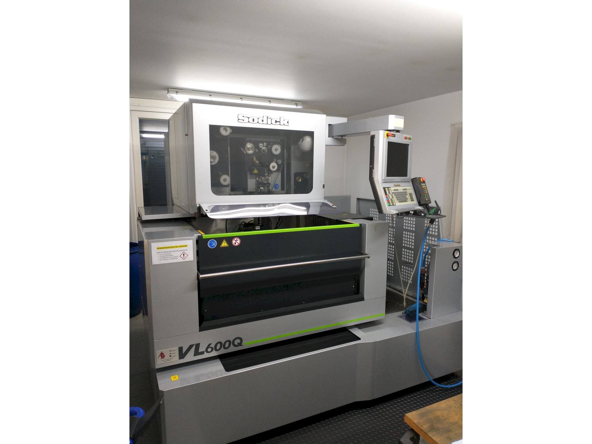 Sodick VL600Q Mašinos vaizdas iš priekio