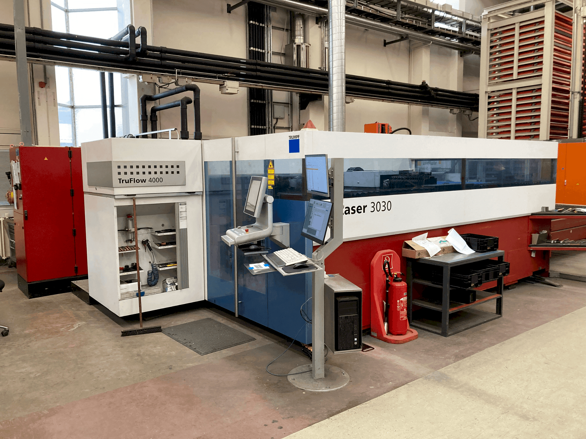 TRUMPF TruLaser 3030 Mašinos vaizdas iš priekio