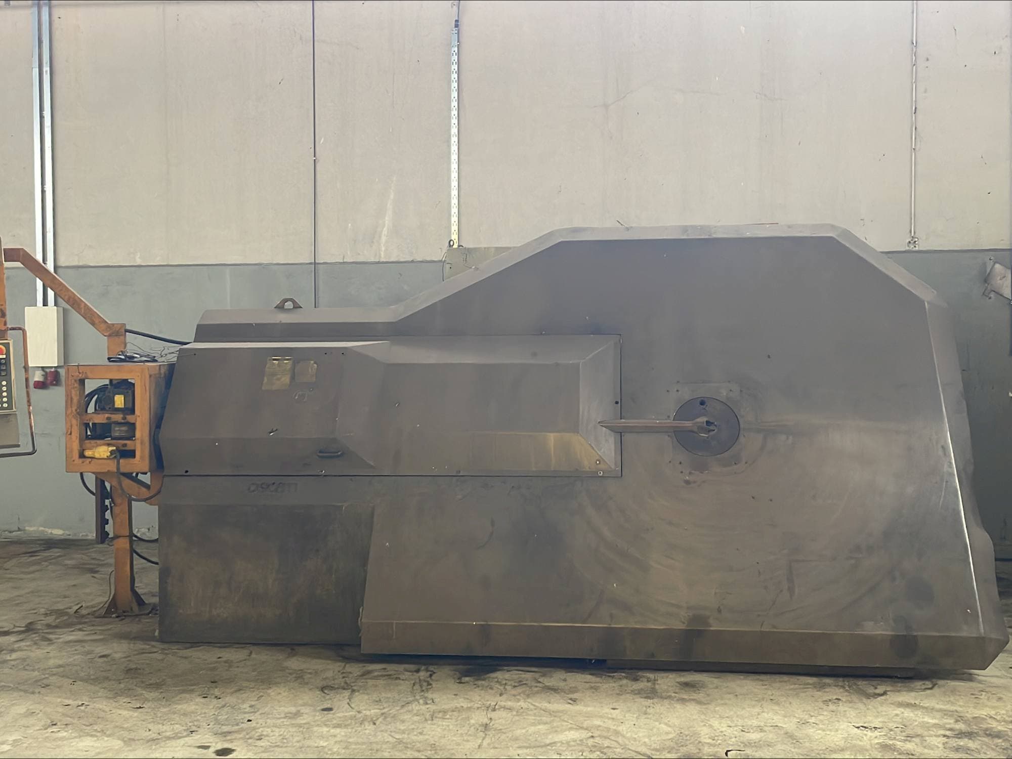 OSCAM MULTIBEND 16 Mašinos vaizdas iš priekio