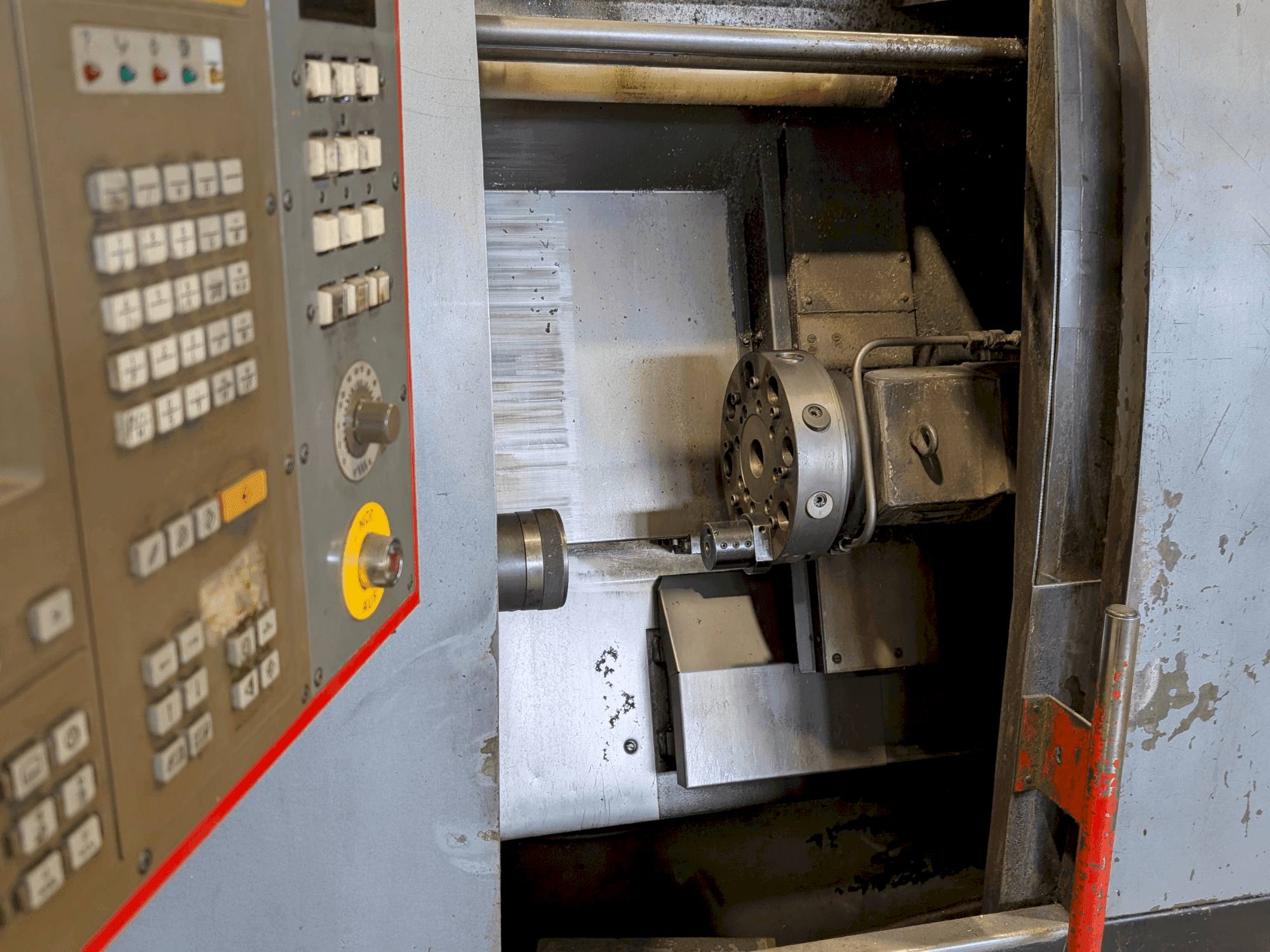 EMCO EMCOturn 340 Mašinos vaizdas iš priekio