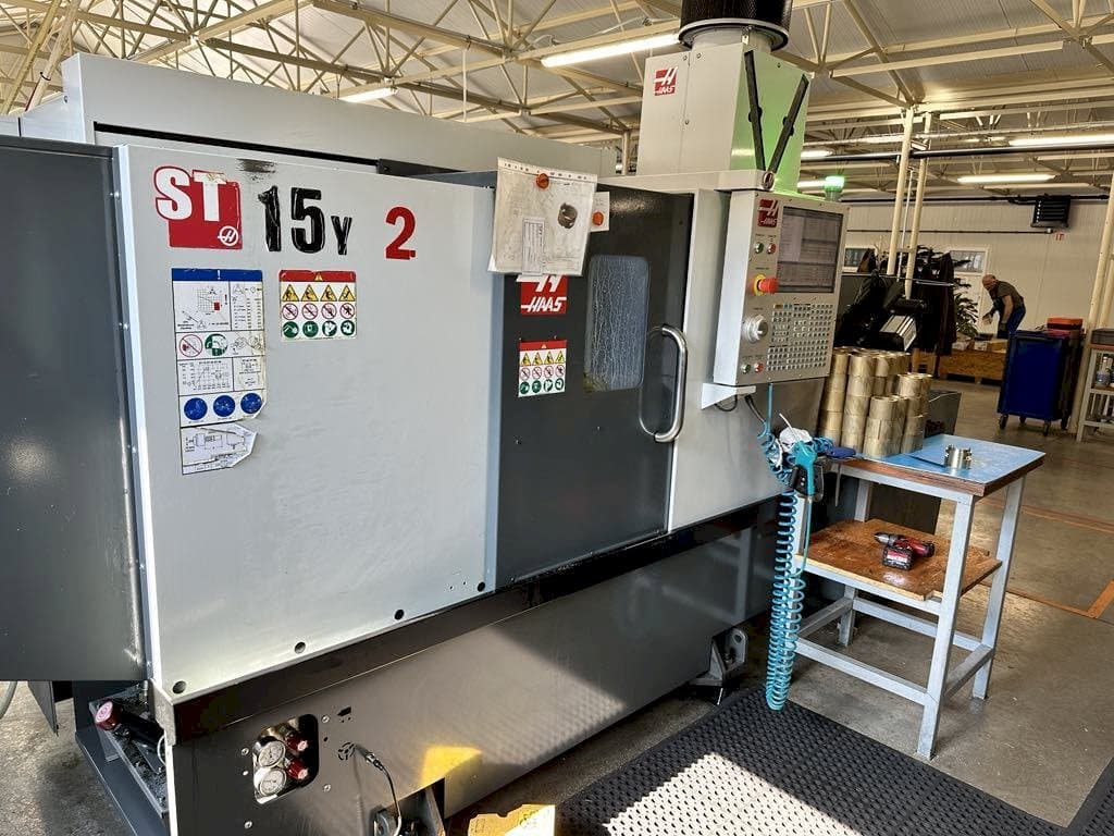 HAAS ST-15Y (2019) Mašinos vaizdas iš priekio