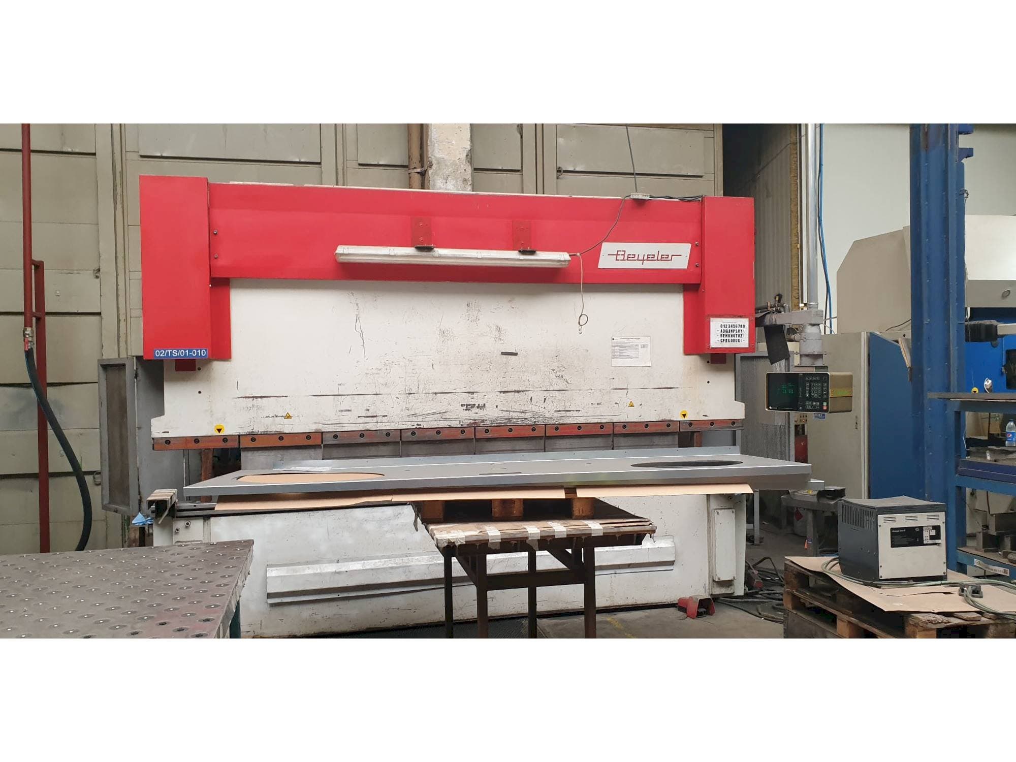 BEYELER RT 250x4100 Mašinos vaizdas iš priekio