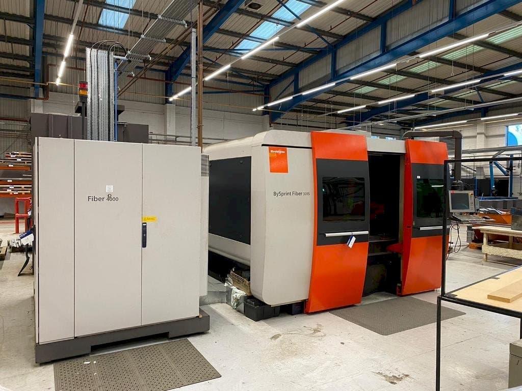 Bystronic BySprint Fiber 3015 Mašinos vaizdas iš priekio