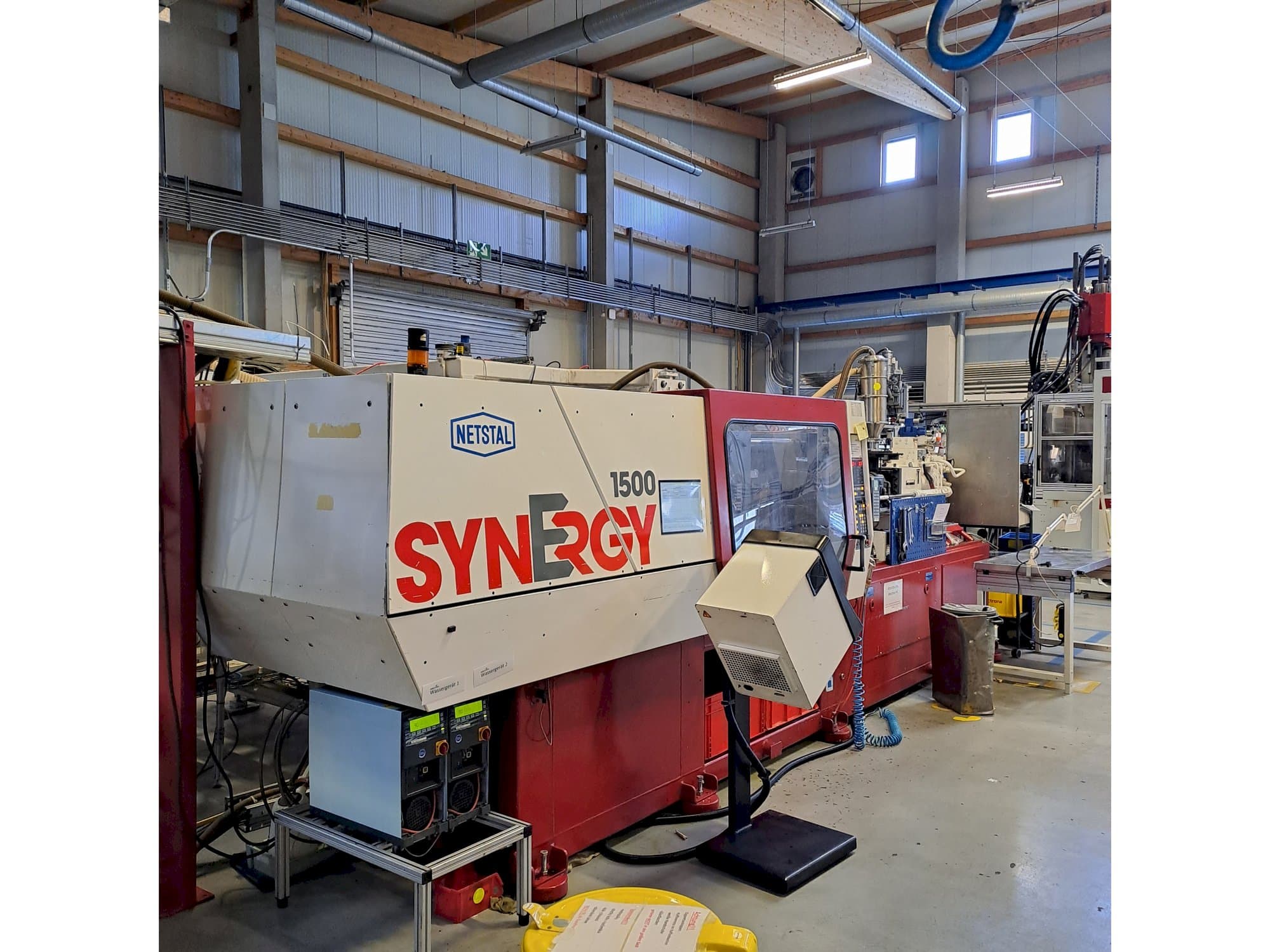 Netstal S 1500 - 460 Mašinos vaizdas iš priekio