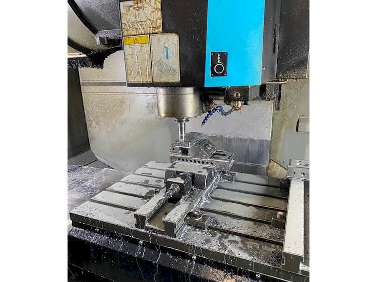 Hurco VMX42i Mašinos vaizdas iš priekio