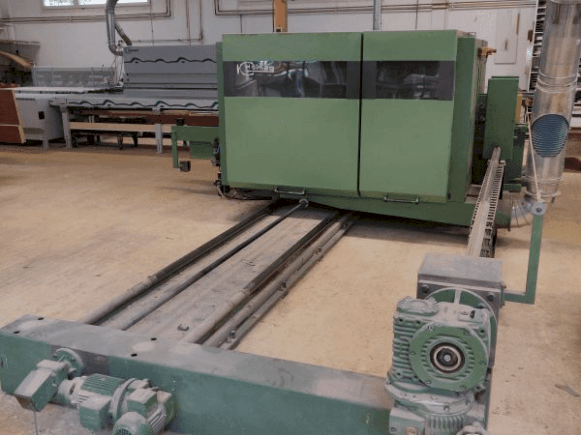 HOMAG WEINMANN FLO 23 Mašinos vaizdas iš priekio