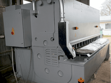 ERMAKSAN HVR 3100-16 Mašinos vaizdas iš priekio