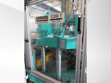 Arburg Allrounder 1200T 800-150 Mašinos vaizdas iš priekio