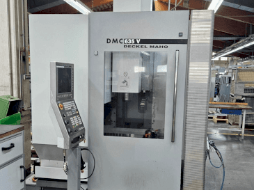 DMG DECKEL MAHO DMC 635V Mašinos vaizdas iš priekio