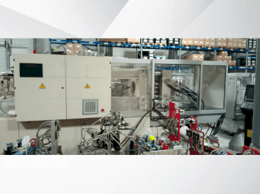 Krauss Maffei 110-520 C1 Mašinos vaizdas iš priekio