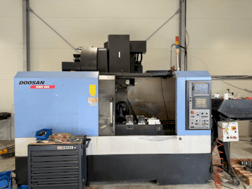 DOOSAN DNM 500 Mašinos vaizdas iš priekio