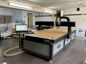 HARMUTH F+3000 Mašinos vaizdas iš priekio