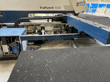 TRUMPF TRUPUNCH 5000 S10 Mašinos vaizdas iš priekio