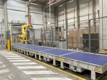FANUC M-2000iA/1700L Mašinos vaizdas iš priekio
