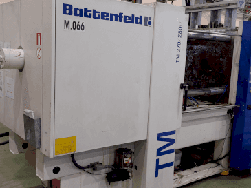 Battenfeld TM 270 / 2800 Mašinos vaizdas iš priekio