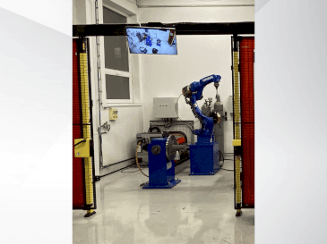 Yaskawa Motoman AR1440 Mašinos vaizdas iš priekio