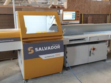 SALVADOR Superpush 200 Mašinos vaizdas iš priekio
