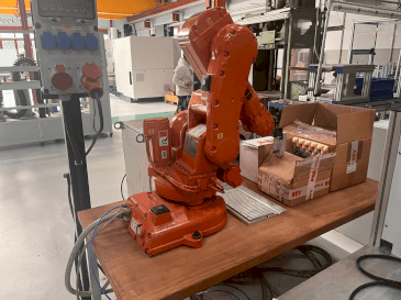 ABB IRB 140 M2000 Mašinos vaizdas iš priekio