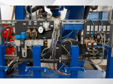 KUKA KR 100-2 HA 2000 Mašinos vaizdas iš priekio