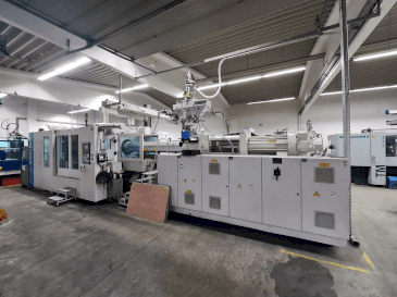 Krauss Maffei 800-6100 MX Mašinos vaizdas iš priekio