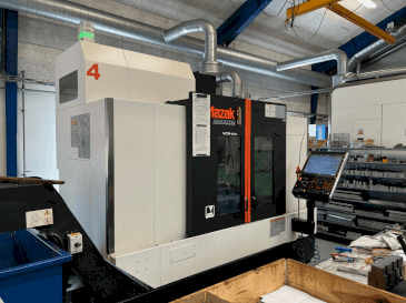 Mazak VCN-530C Mašinos vaizdas iš priekio