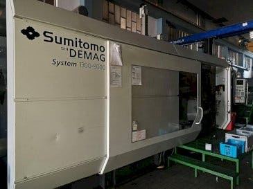 Sumitomo Demag 1300-8000 Mašinos vaizdas iš priekio