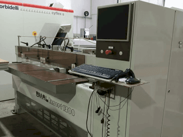 OMAL Insert 1300 Mašinos vaizdas iš priekio