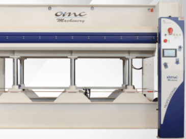 OMC PL 90s Mašinos vaizdas iš priekio