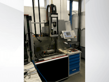 Exeron EDM 310 MF20 Mašinos vaizdas iš priekio