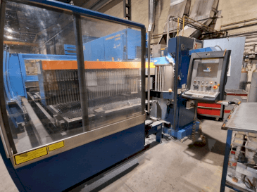 Prima Industrie PLATINO 1530 Mašinos vaizdas iš priekio