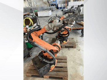 KUKA KR16 Mašinos vaizdas iš priekio