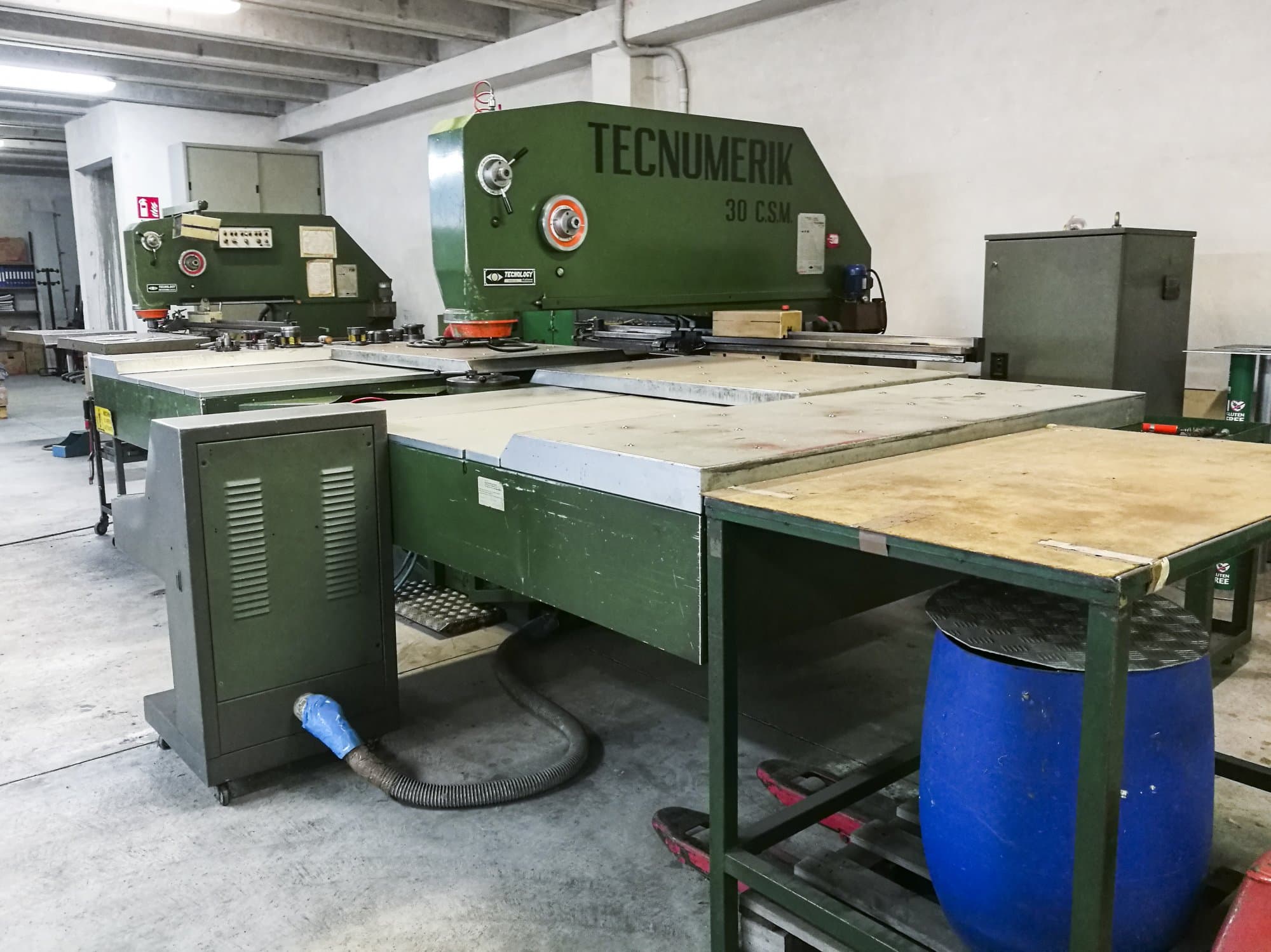 Tecnology Tecnumerik 30 C.S.M. Mašinos dešinės pusės vaizdas