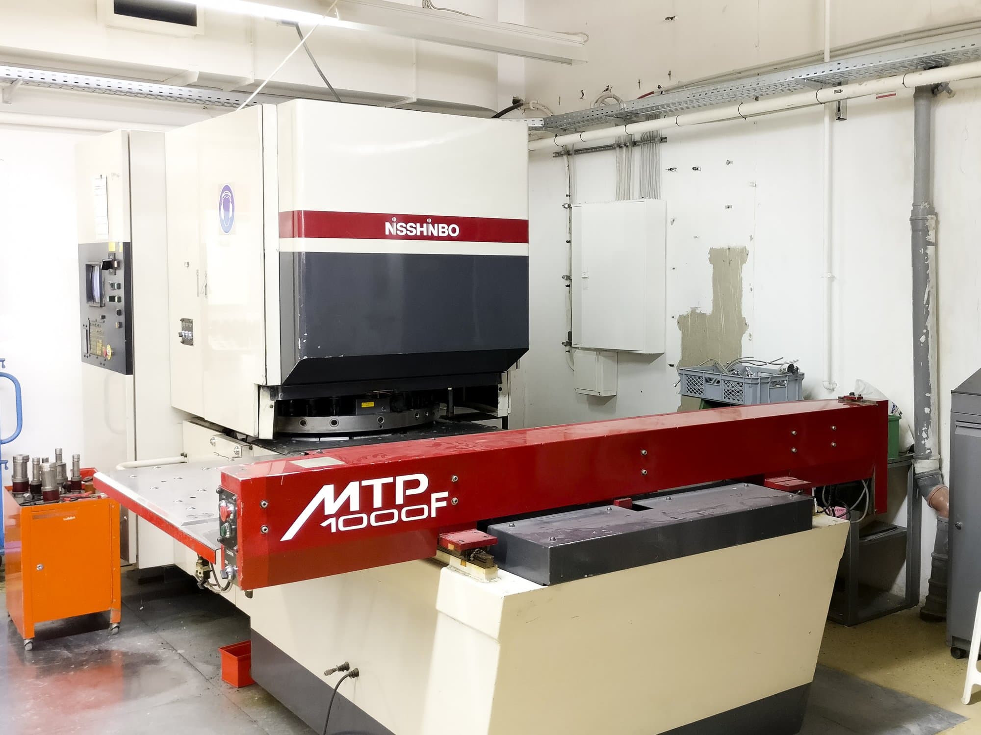 Nisshinbo MTP-1000F Mašinos kairės pusės vaizdas