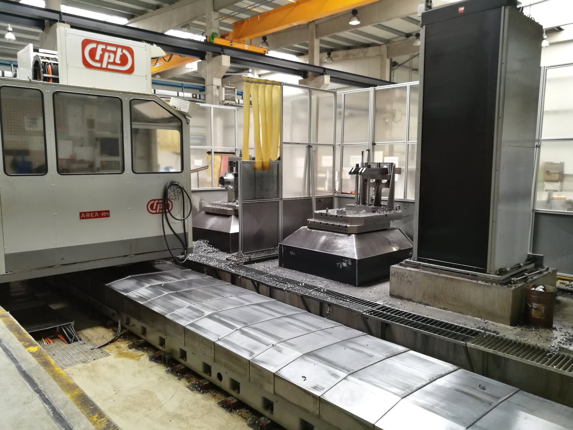 FPT Mašinos kairės pusės vaizdasAREA M