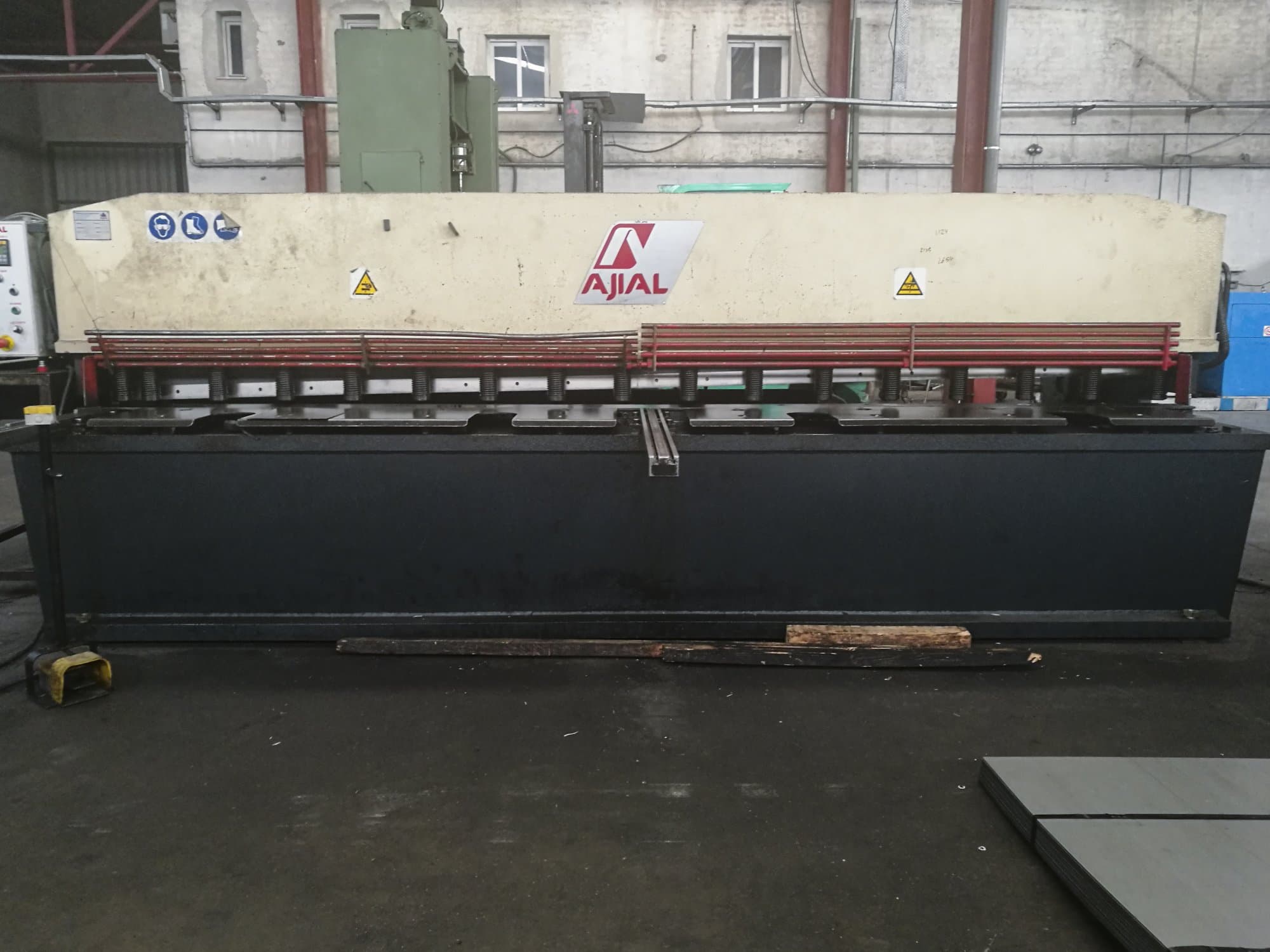 Ajial CB-640 Mašinos vaizdas iš priekio