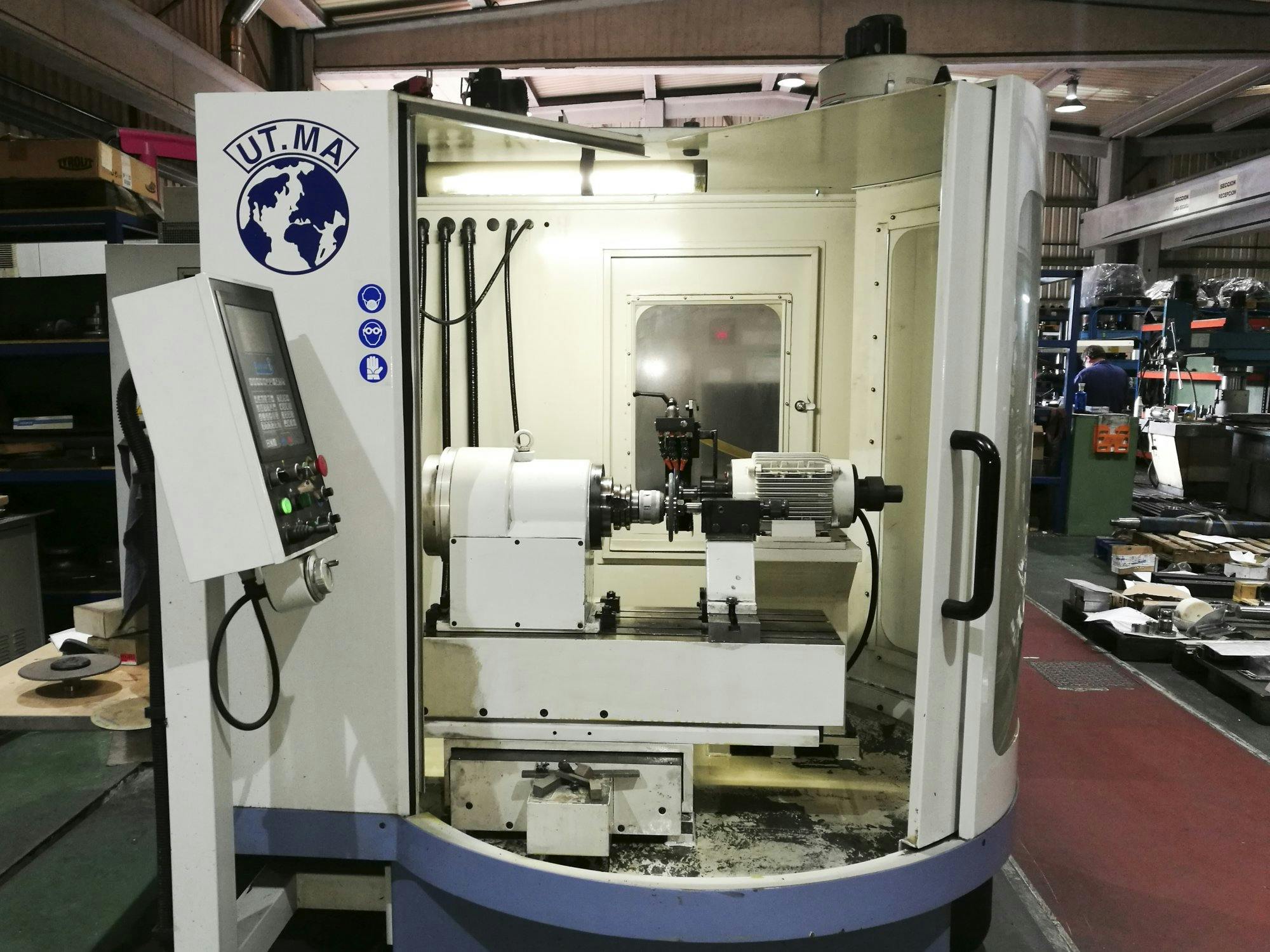 UT.MA P20 CNC Mašinos vaizdas iš priekio
