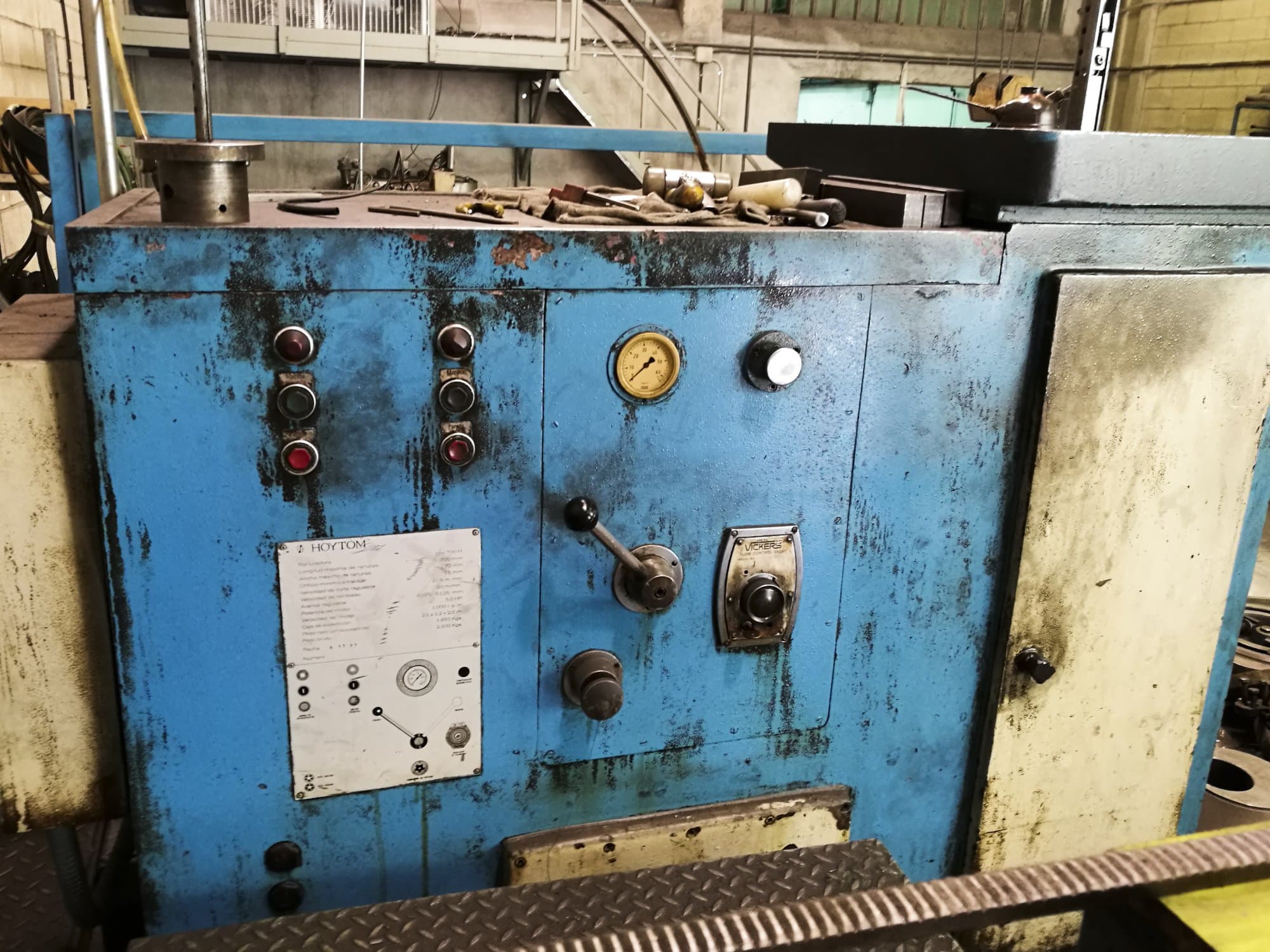 Hoytom 700 H Mašinos vaizdas iš priekio