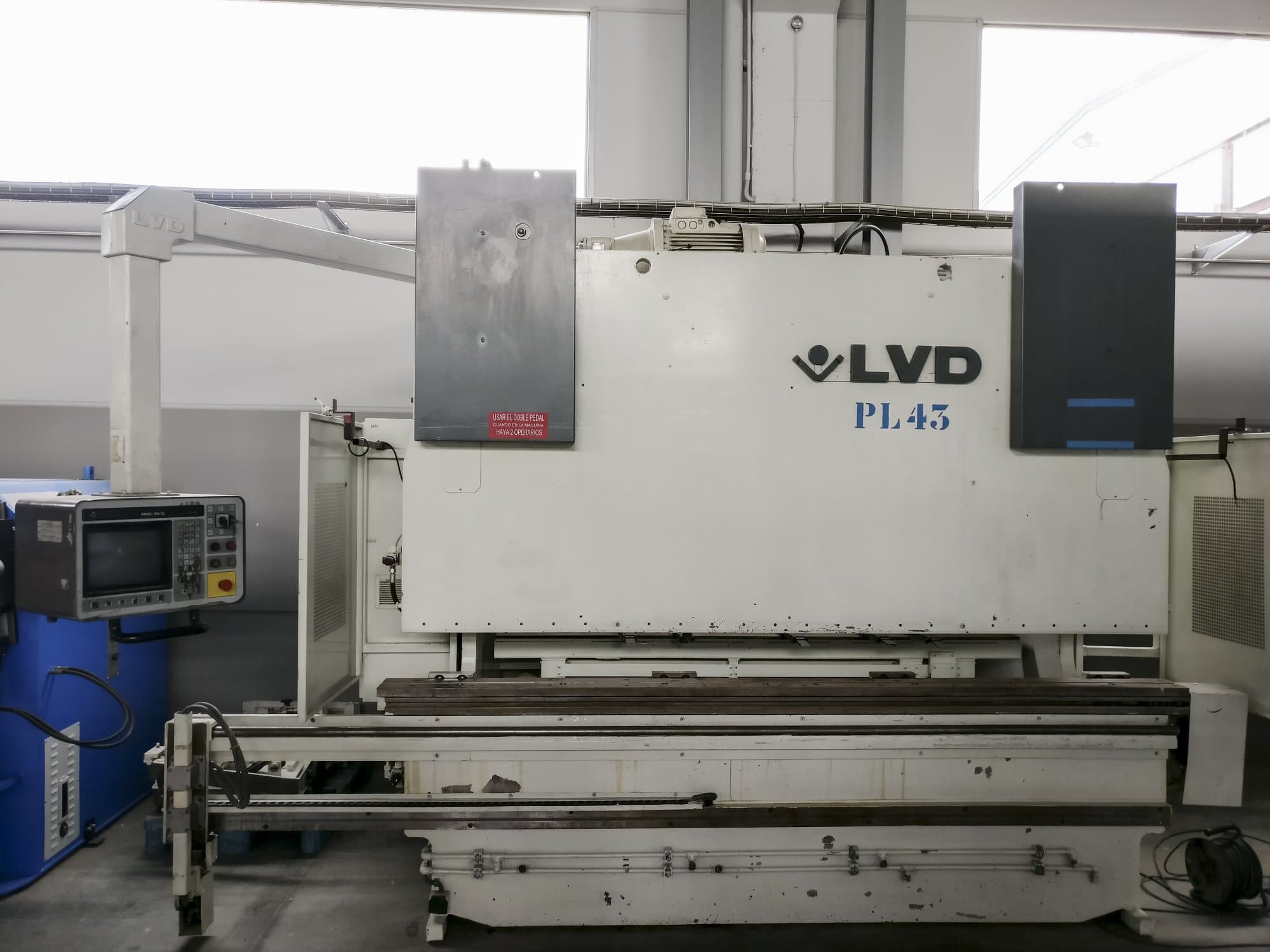 LVD PPEB 160-30 MNC 95 Mašinos vaizdas iš priekio
