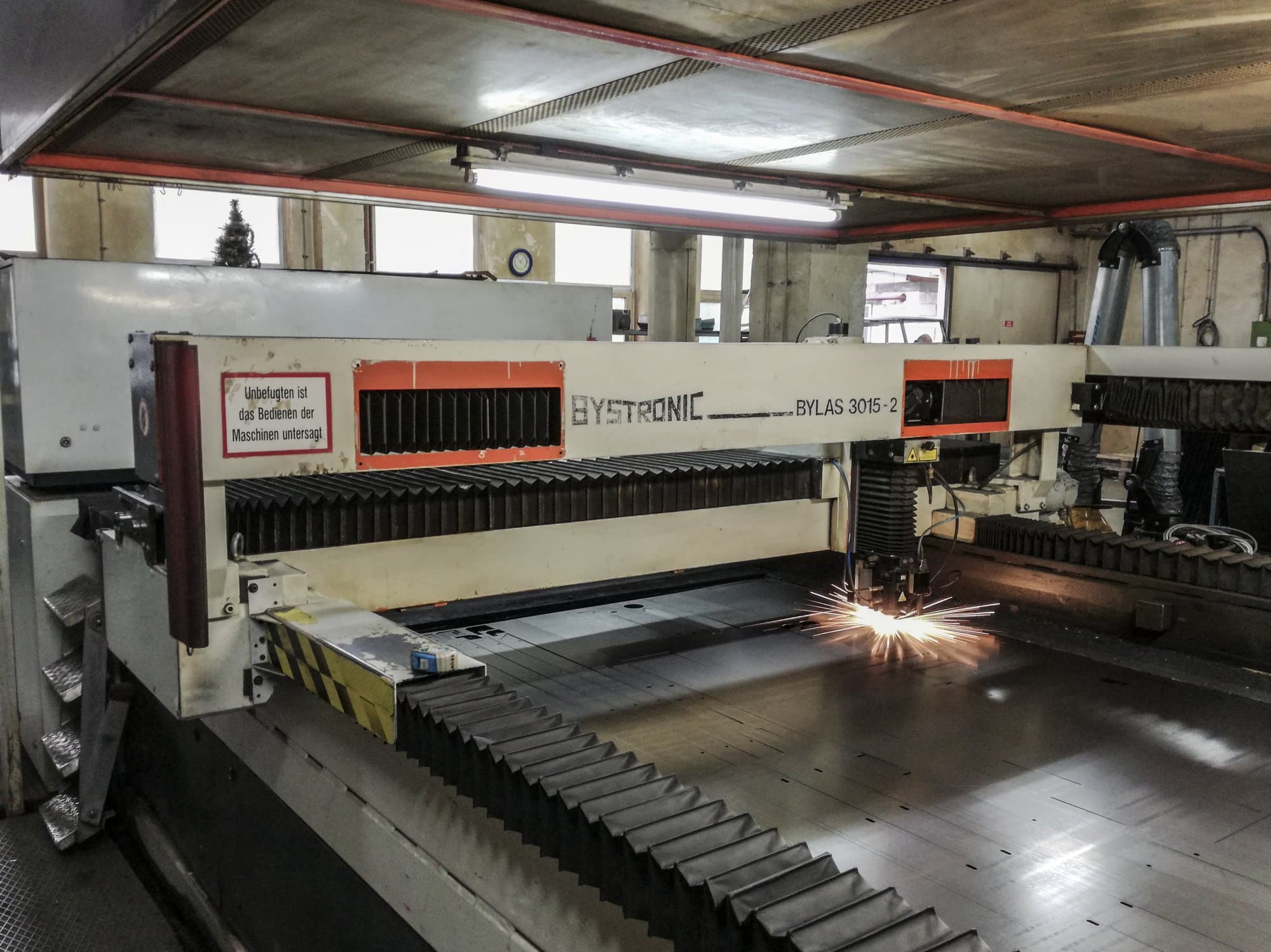 Bystronic Bylas 3015-2 Mašinos kairės pusės vaizdas