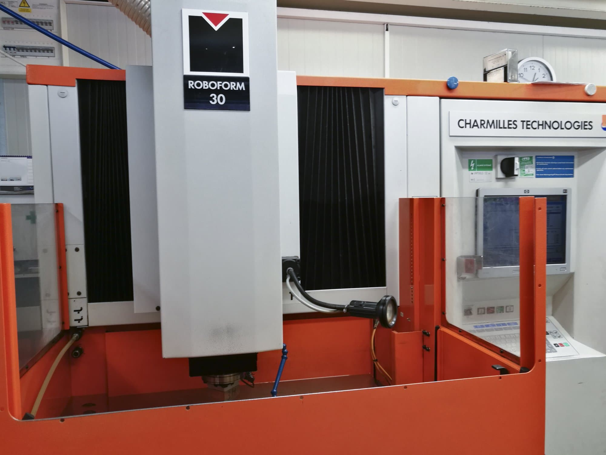 CHARMILLES ROBOFORM 30 Mašinos vaizdas iš priekio