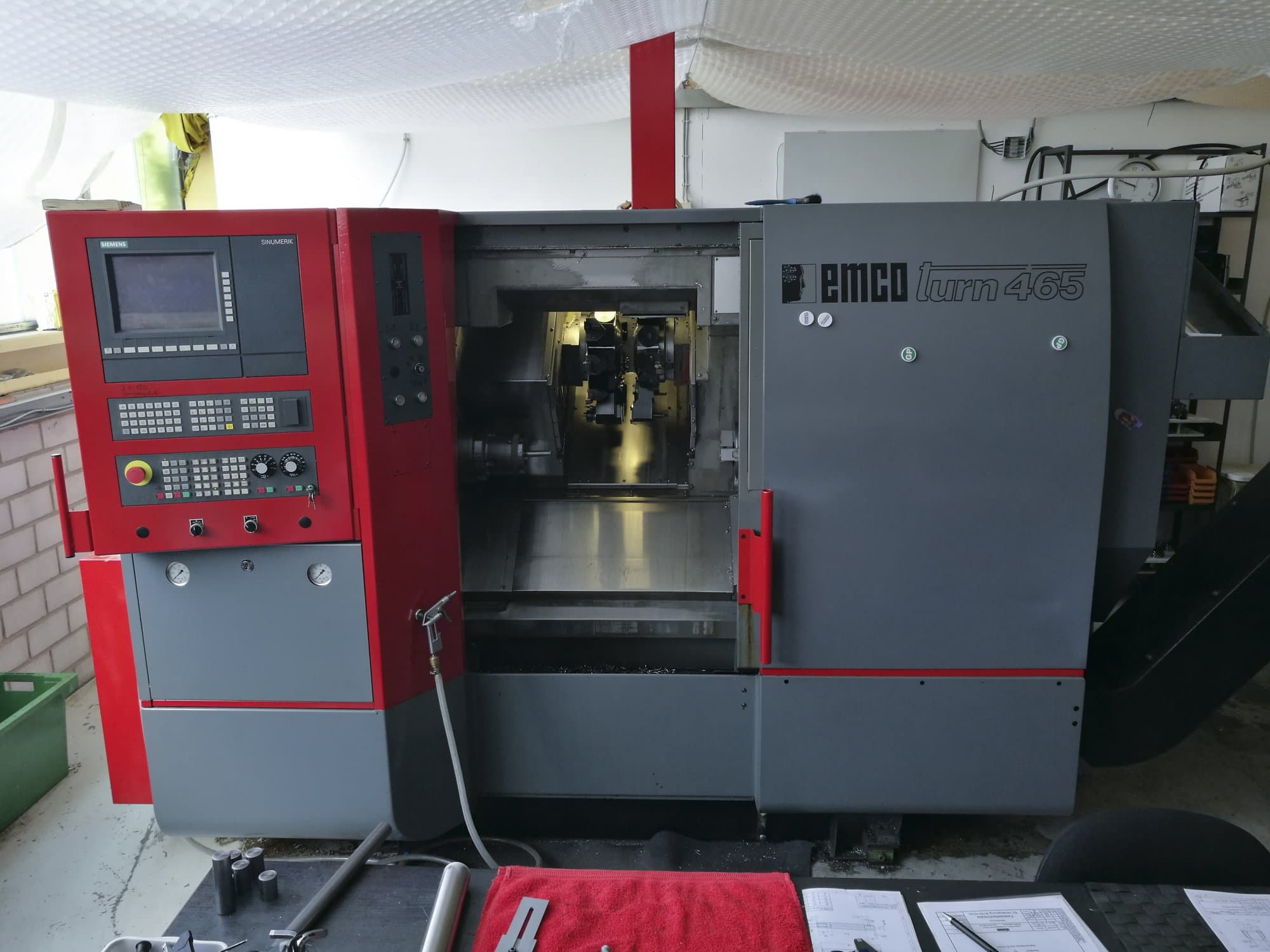EMCO EMCOTURN 465 DS Mašinos vaizdas iš priekio