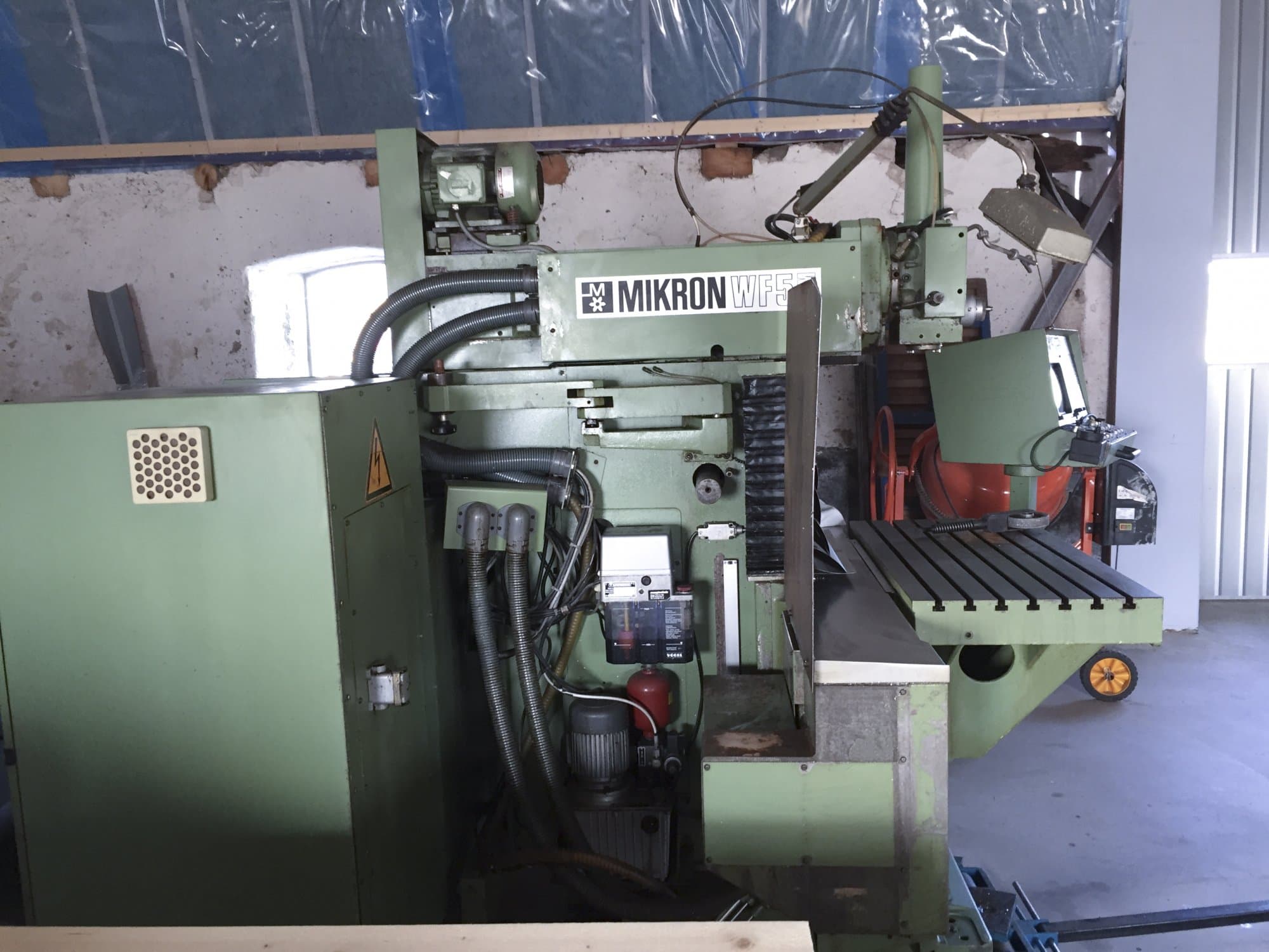 Mikron WF 5DCM/155 Mašinos vaizdas iš priekio
