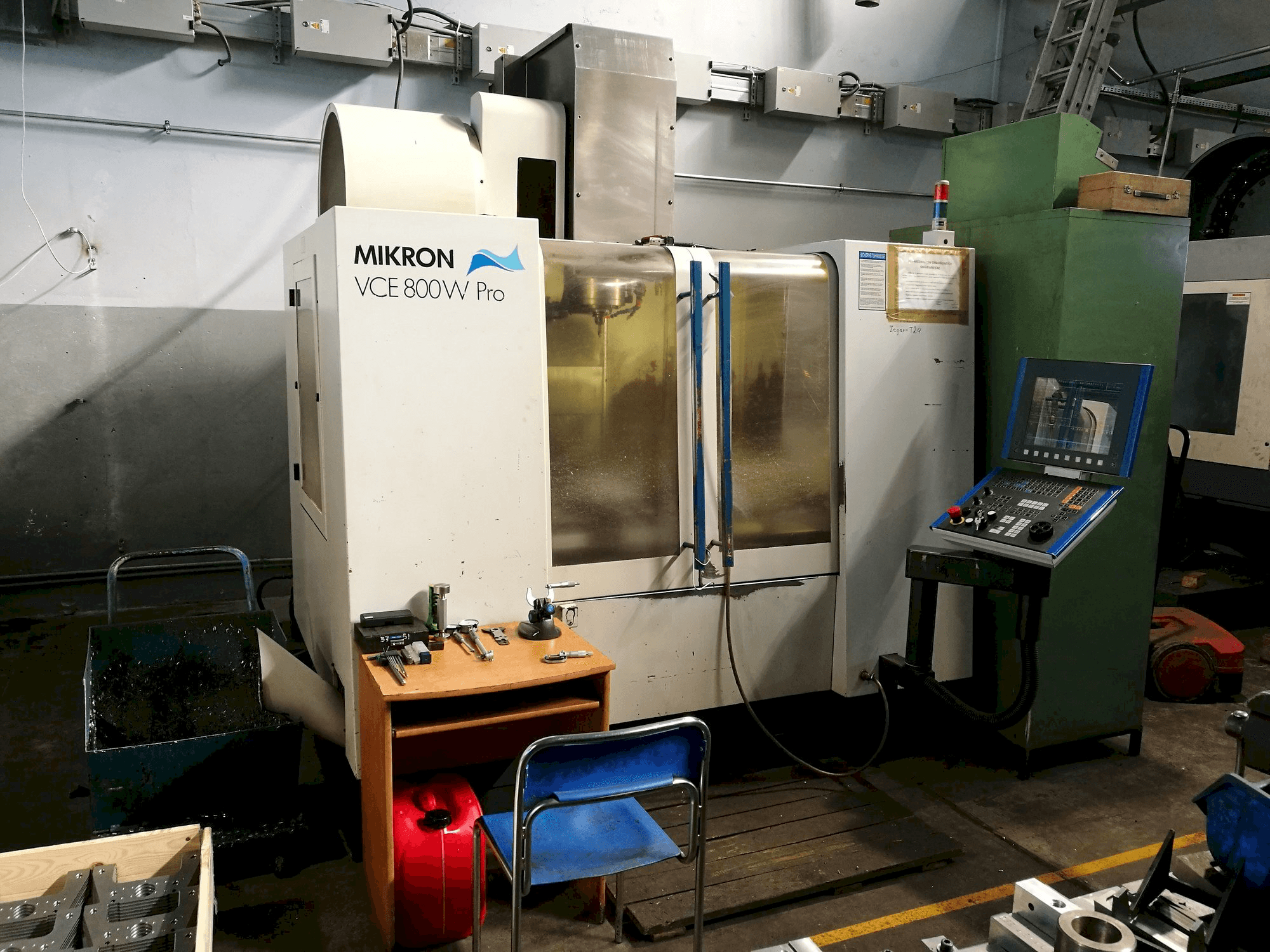 MIKRON VCE 800W Pro Mašinos vaizdas iš priekio