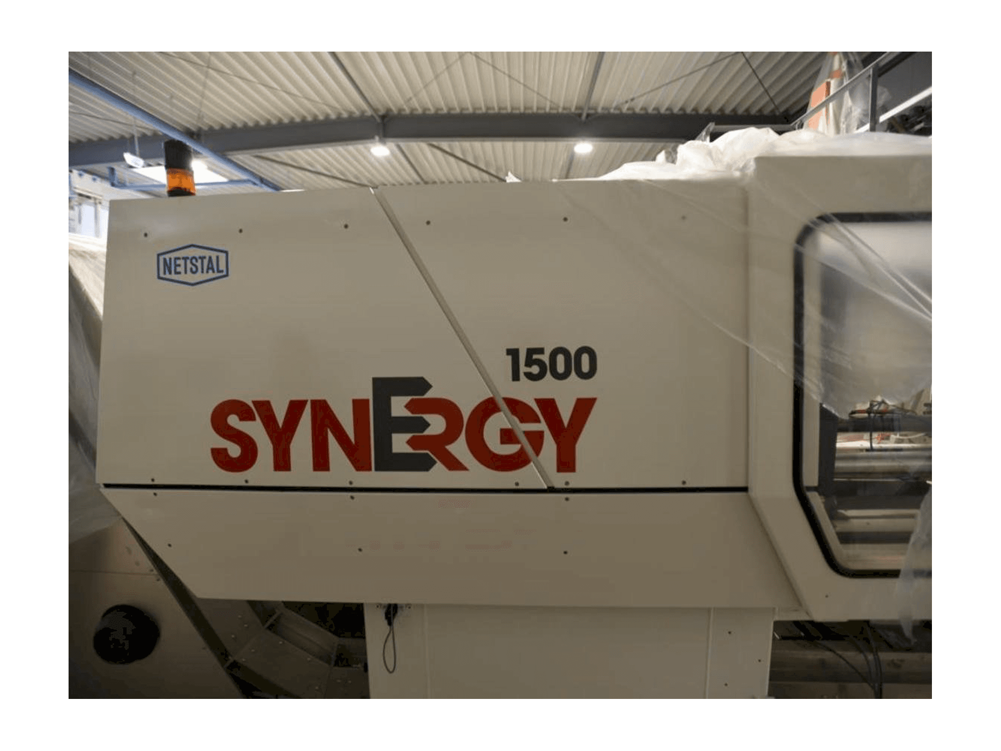 Netstal SynErgy 1500-460 Mašinos vaizdas iš priekio